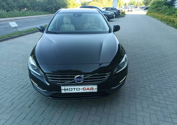 Volvo V60 cena 51900 przebieg: 226000, rok produkcji 2015 z Siedlce małe 497